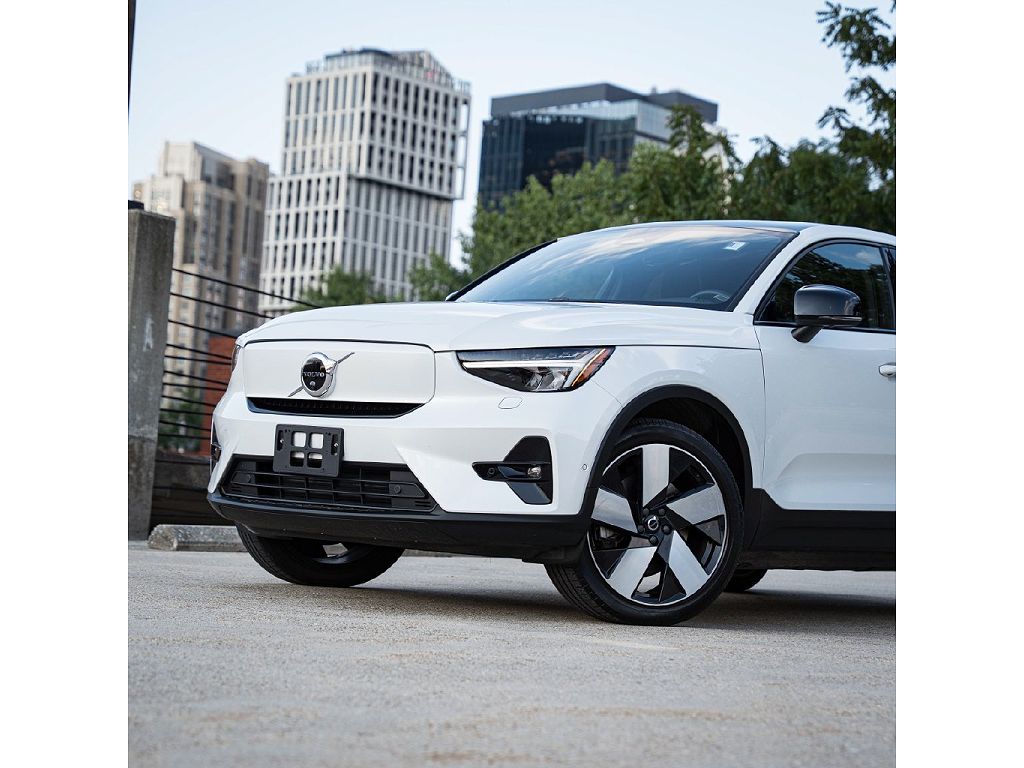 2023 Volvo C40 Plus