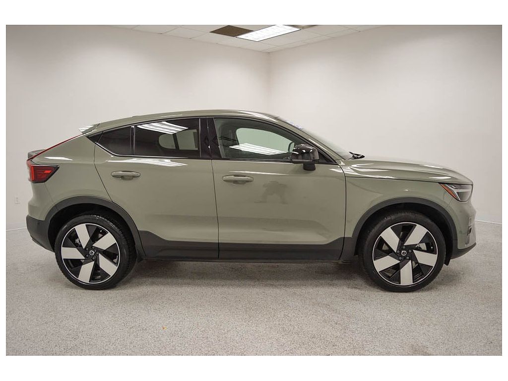 2023 Volvo C40 Plus