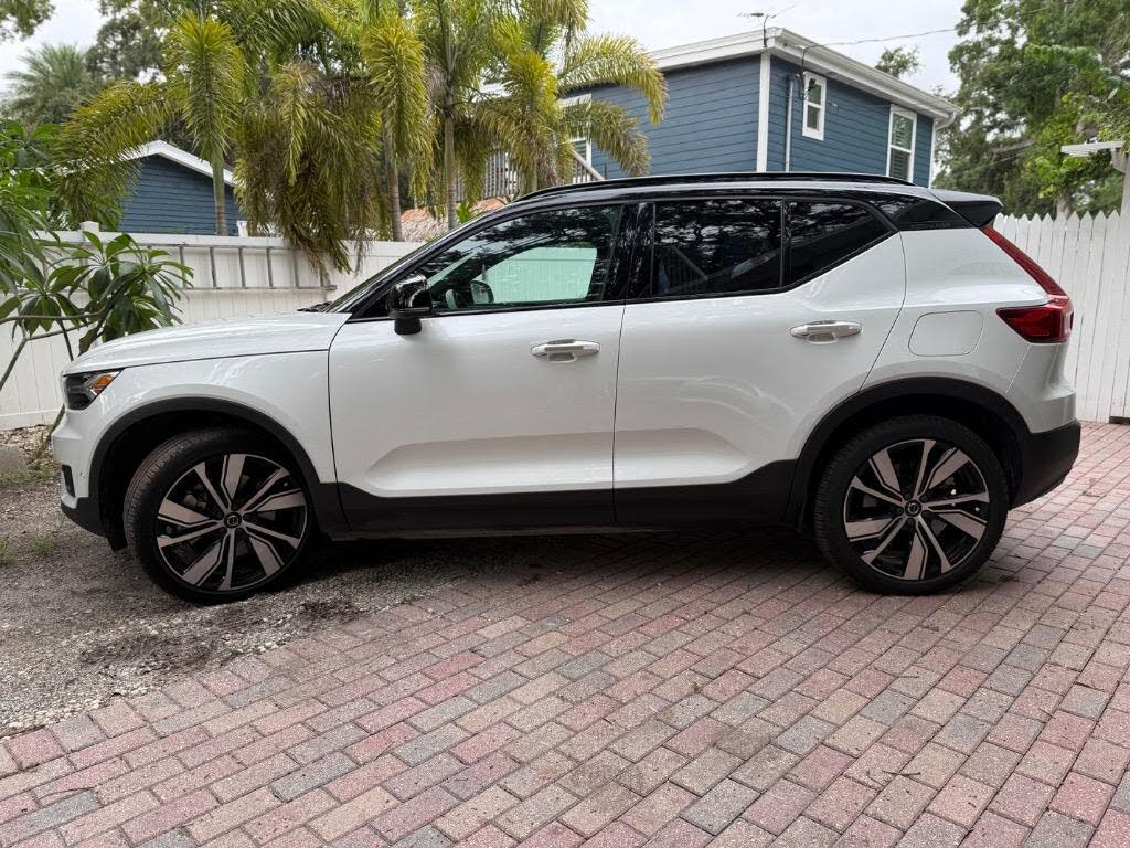 2022 Volvo XC40 Ultimate