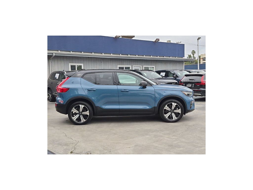 2023 Volvo XC40 Recharge Pure Electric Twin Plus