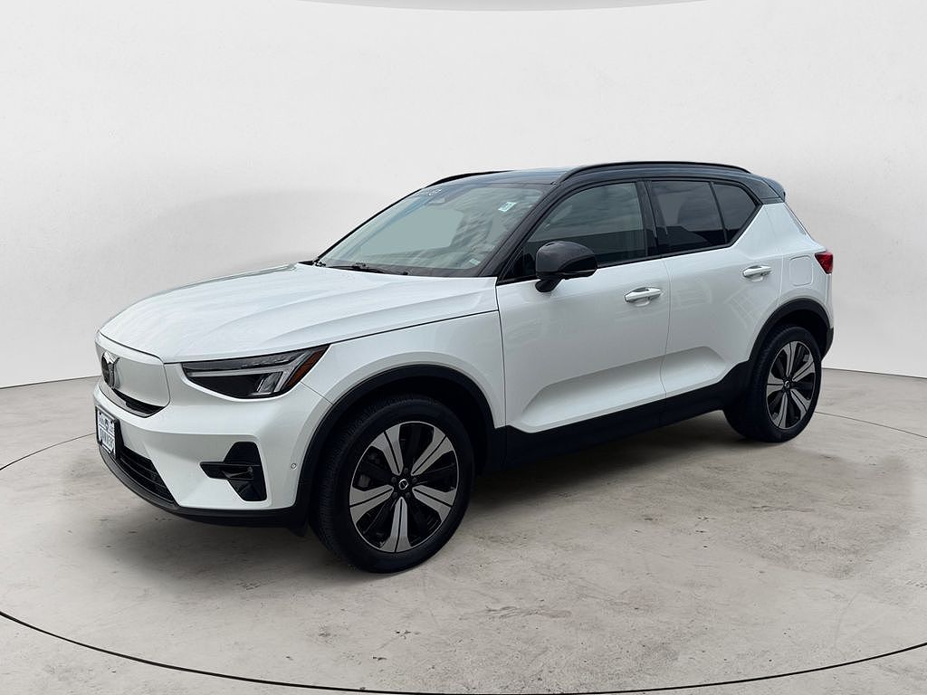 2023 Volvo XC40 Plus