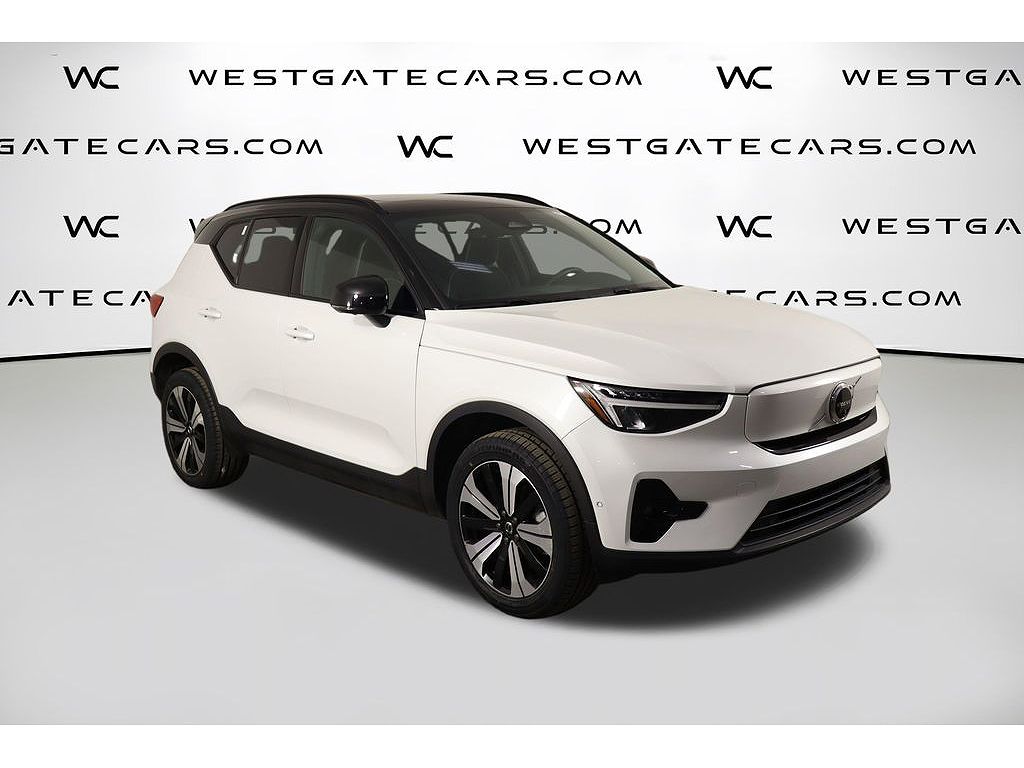 2023 Volvo XC40 Plus