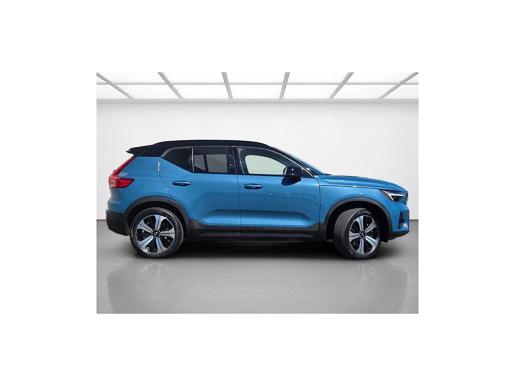 2023 Volvo XC40 Recharge photo 1