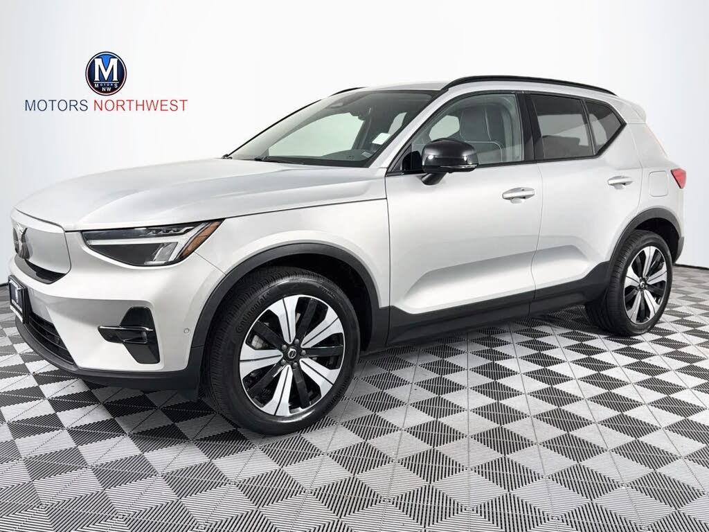 2023 Volvo XC40 Plus