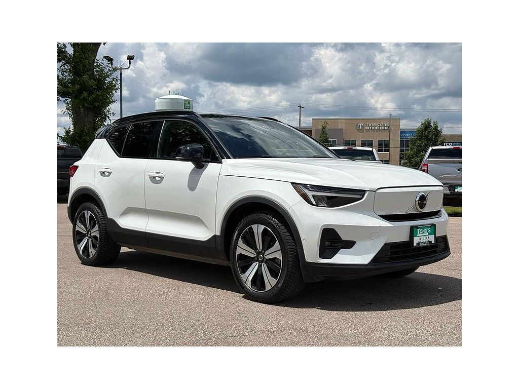 2023 Volvo XC40 Plus
