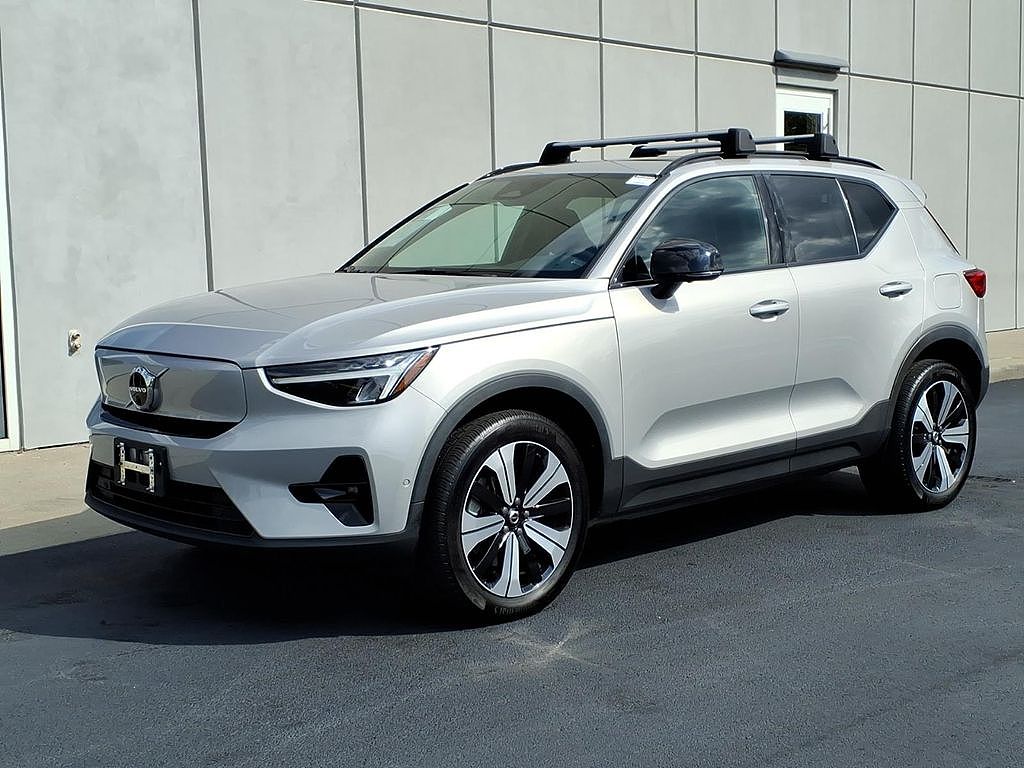 2023 Volvo XC40 Plus
