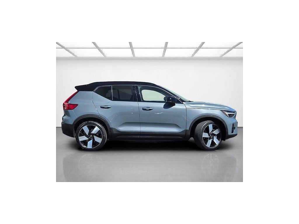 2023 Volvo XC40 Recharge photo 1