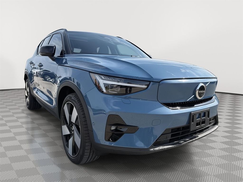 2023 Volvo XC40 Ultimate