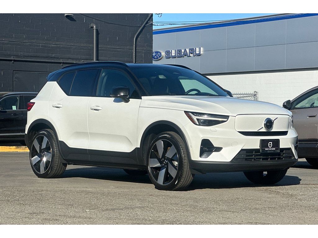 2023 Volvo XC40 Recharge photo 1