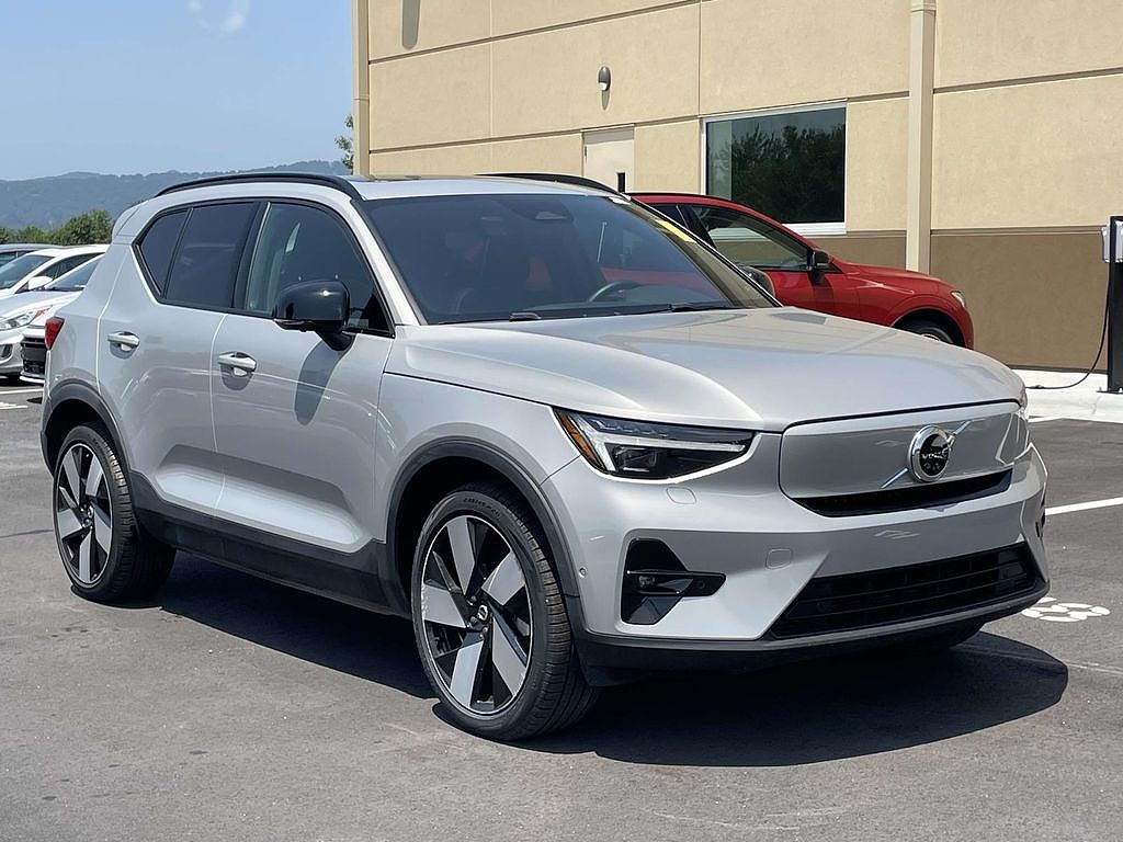2023 Volvo XC40 Ultimate