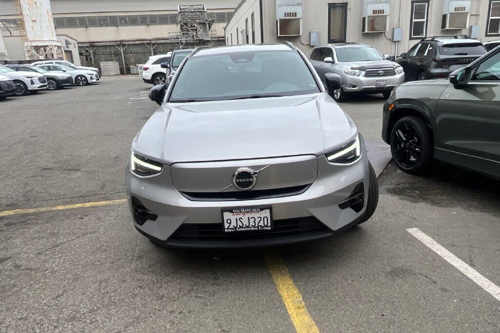 2023 Volvo XC40 Recharge photo 1