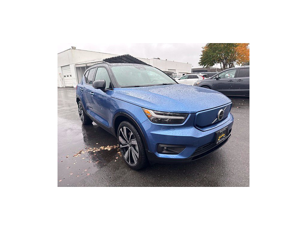 2021 Volvo XC40 Pure Electric P8