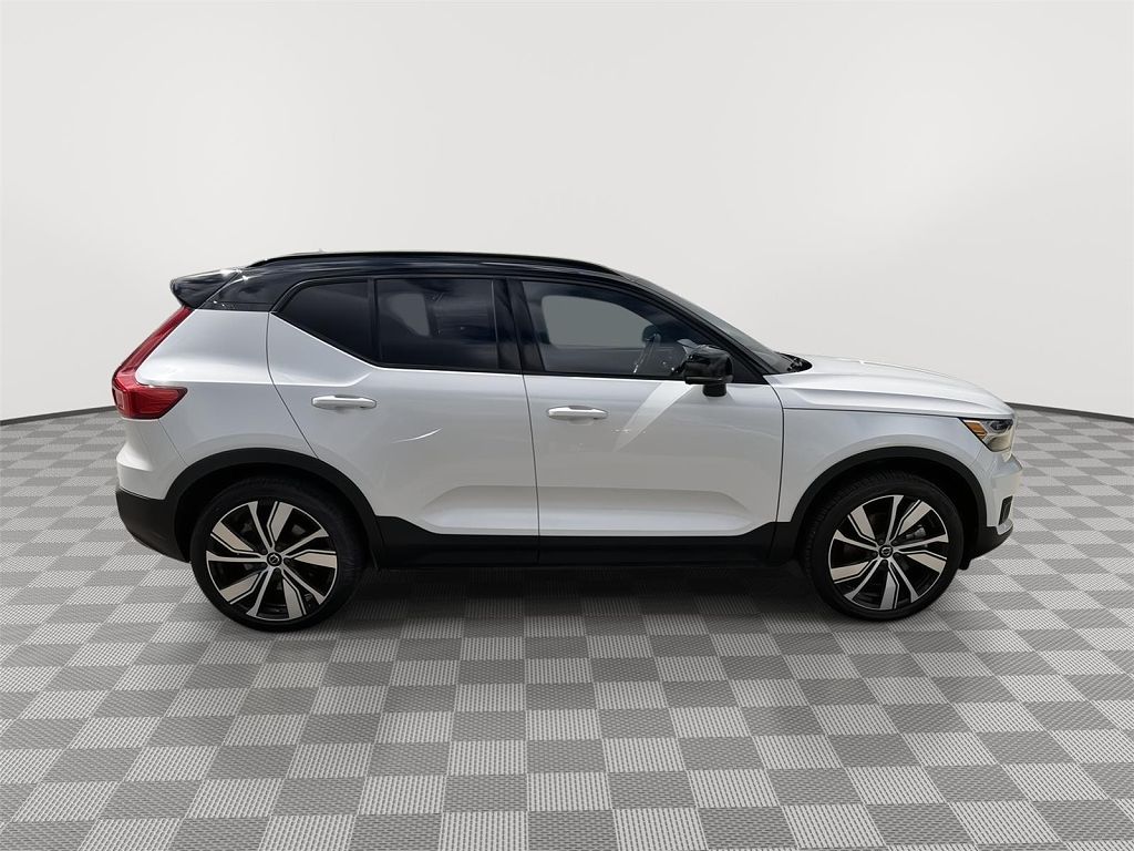 2021 Volvo XC40 Recharge Pure Electric P8
