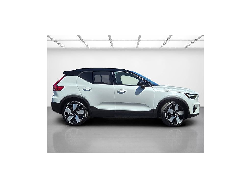 2025 Volvo EX40 Single Motor Extended Range Plus