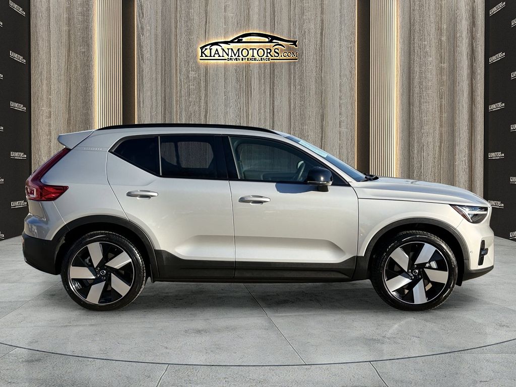 2024 Volvo XC40 Recharge Pure Electric Plus