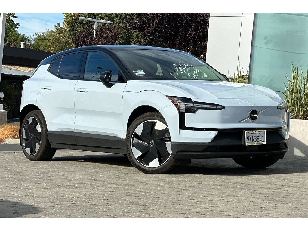 2025 Volvo EX30 Twin Motor Plus