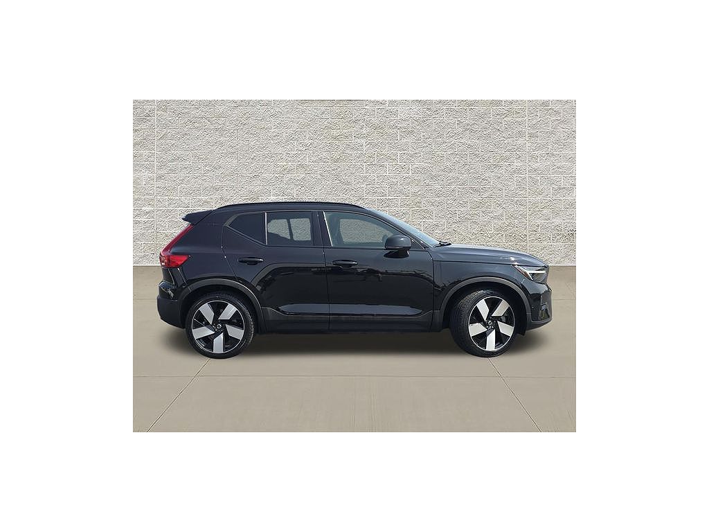 2024 Volvo XC40 Twin Motor Plus