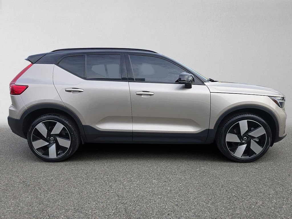 2024 Volvo XC40 Recharge Pure Electric Twin Ultimate