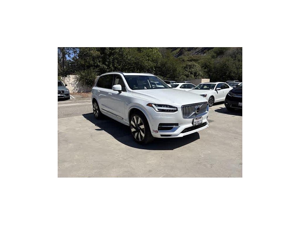 2023 Volvo XC90 Recharge Plug-In Hybrid Ultimate 6-Seater
