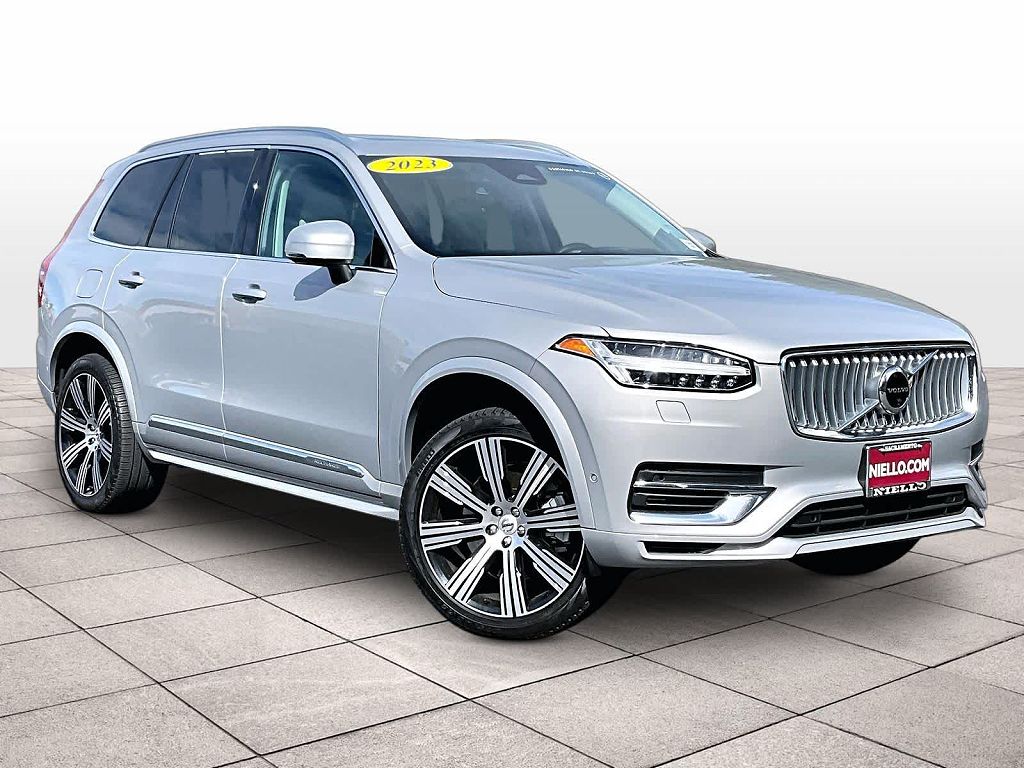 2023 Volvo XC90 Recharge Plug-In Hybrid Ultimate Bright Theme