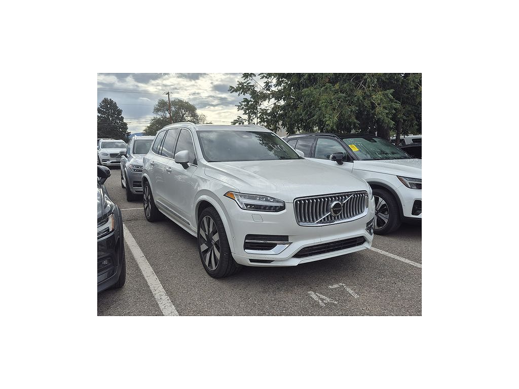 2023 Volvo XC90 Recharge T8 Ultimate Bright