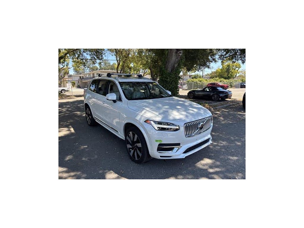 2023 Volvo XC90 Recharge Plug-In Hybrid Ultimate Bright 7-Seater