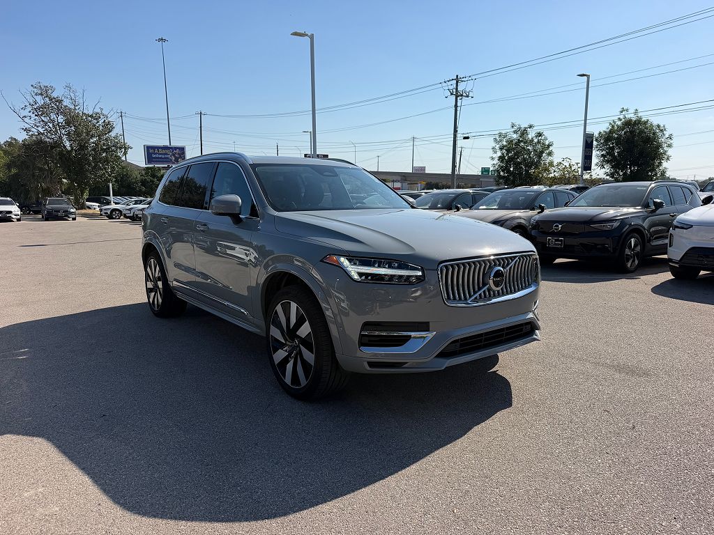 2024 Volvo XC90 plug-in hybrid T8 Plus Bright 7-Seater