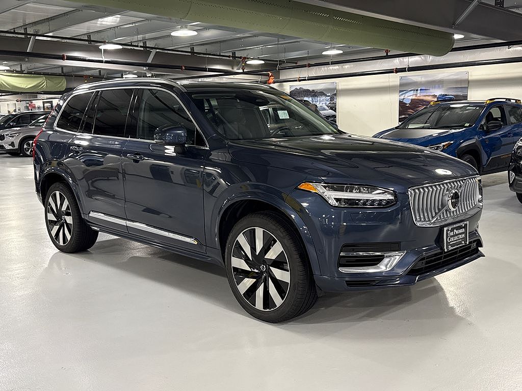 2024 Volvo XC90 plug-in hybrid T8 Plus Bright 7-Seater