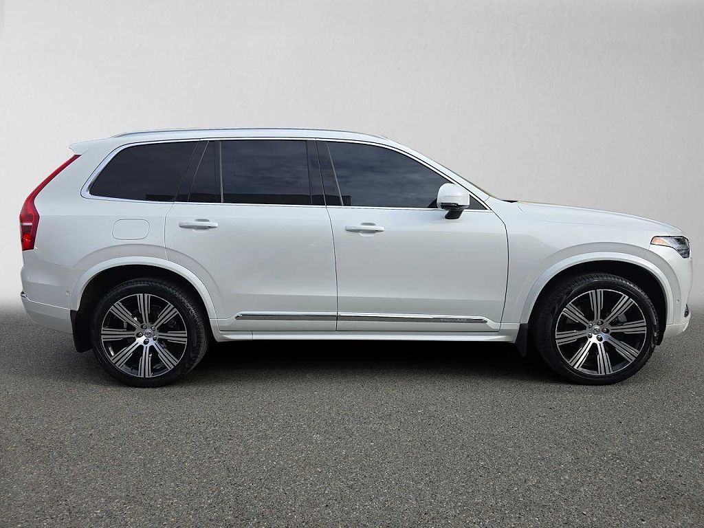 2024 Volvo XC90 plug-in hybrid T8 Ultimate Bright 7-Seater