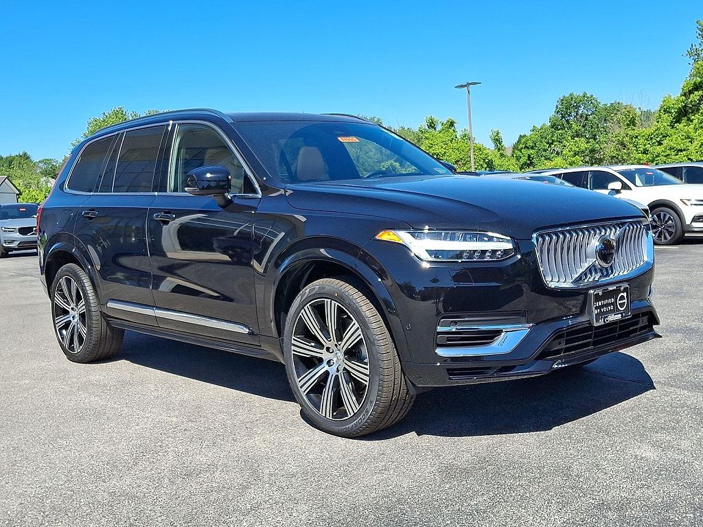 2024 Volvo XC90 Recharge Plug-In Hybrid Ultimate Bright Theme