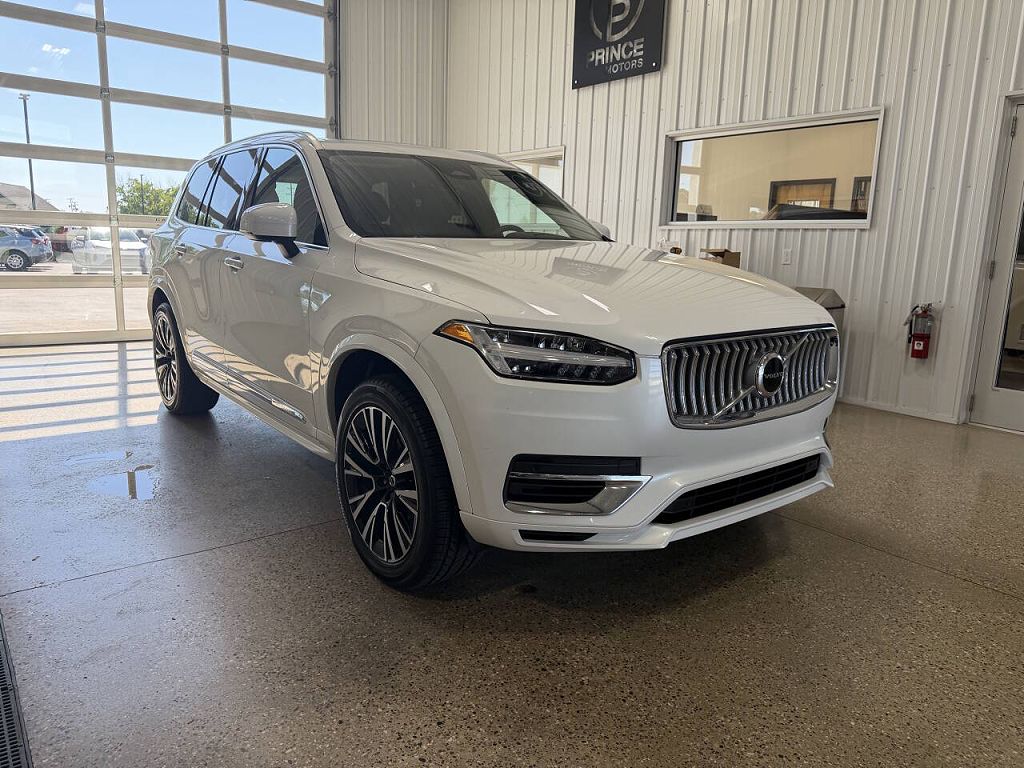 2023 Volvo XC90 Recharge T8 Core Bright
