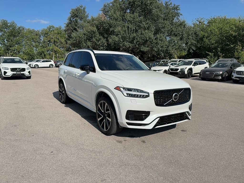 2023 Volvo XC90 Recharge Plug-In Hybrid Plus Dark 7-Seater
