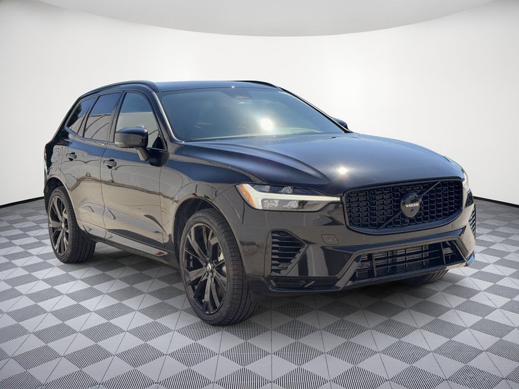 2024 Volvo XC60 plug-in hybrid Ultimate Black Edition