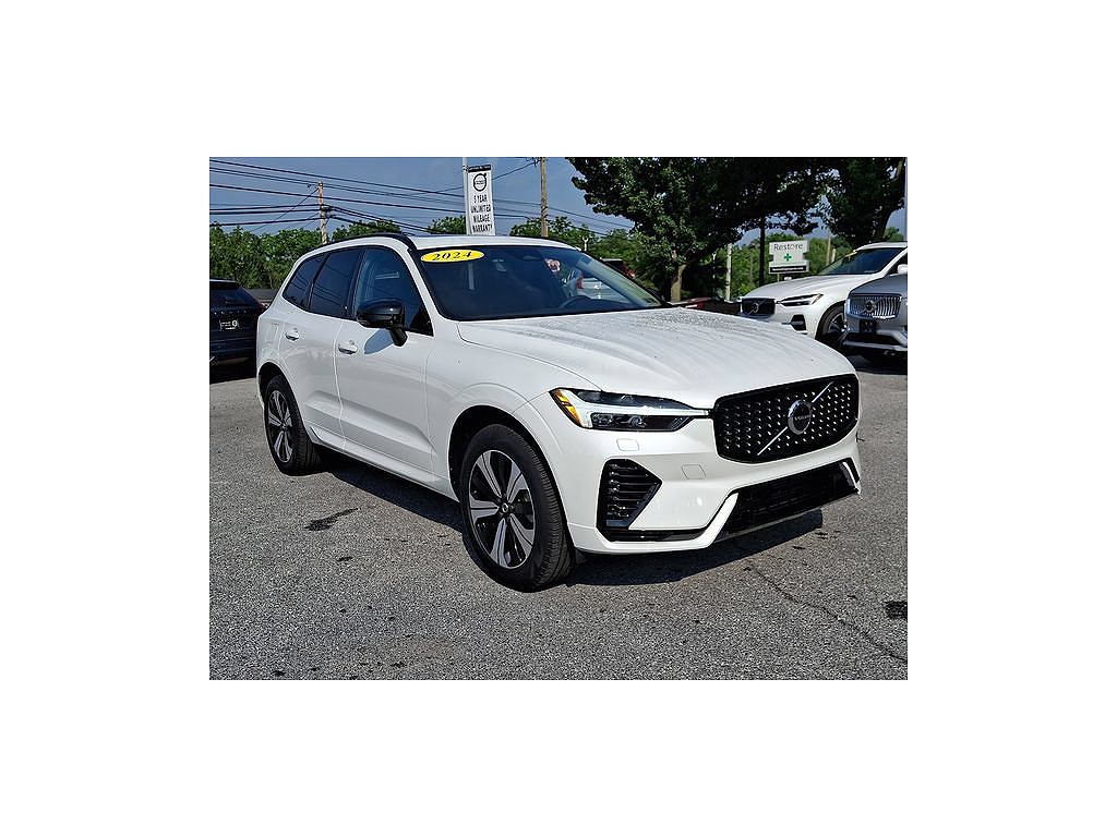 2024 Volvo XC60 Recharge Plug-In Hybrid Dark Theme