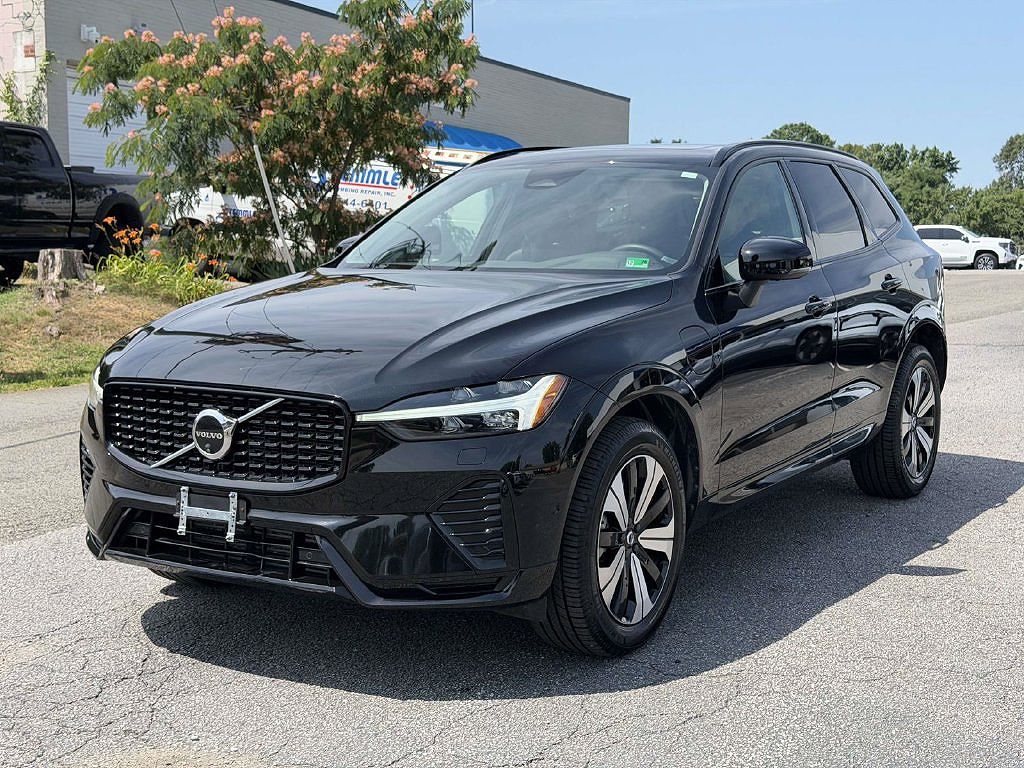 2024 Volvo XC60 Recharge Plug-In Hybrid T8 Plus Dark Theme