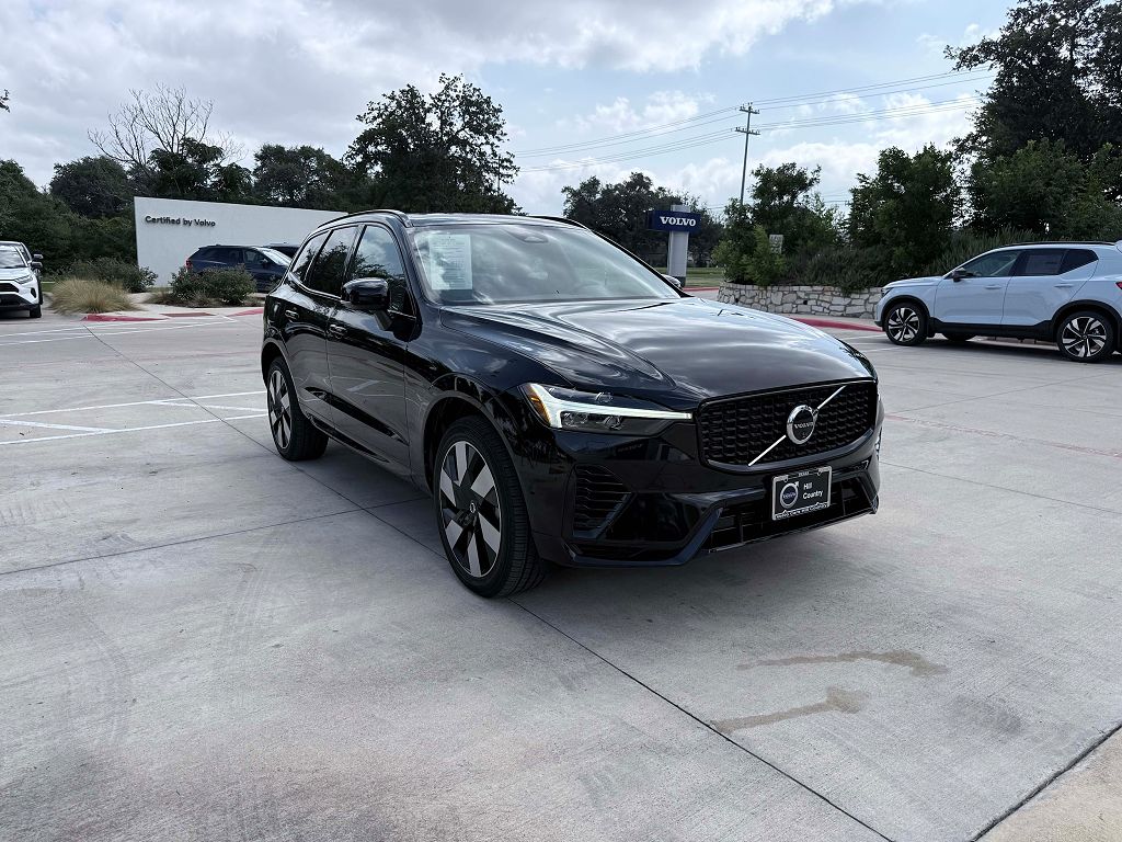 2024 Volvo XC60 plug-in hybrid T8 Plus Dark