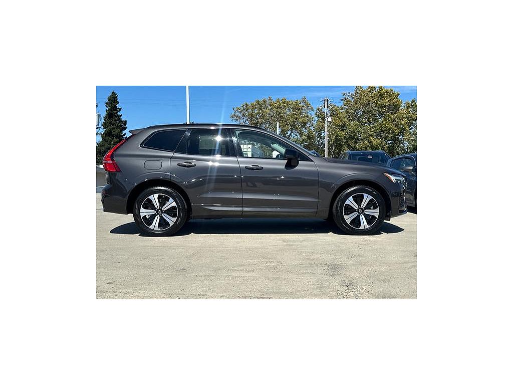 2024 Volvo XC60 Recharge Plug-In Hybrid T8 Plus Dark Theme
