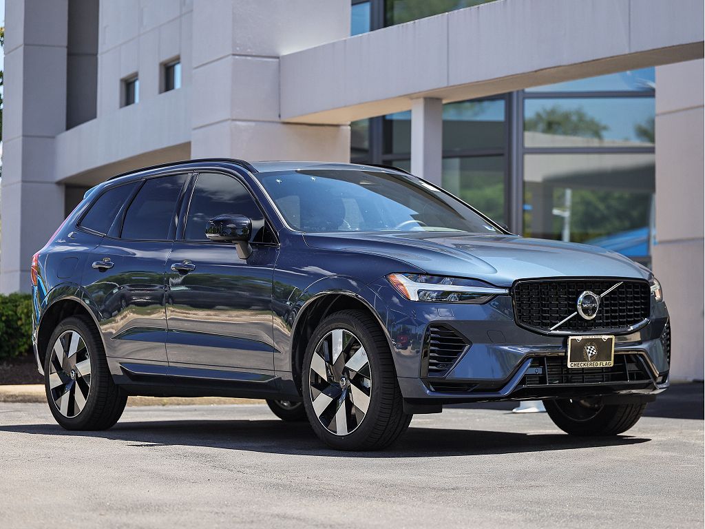 2024 Volvo XC60 Recharge T8 Plus