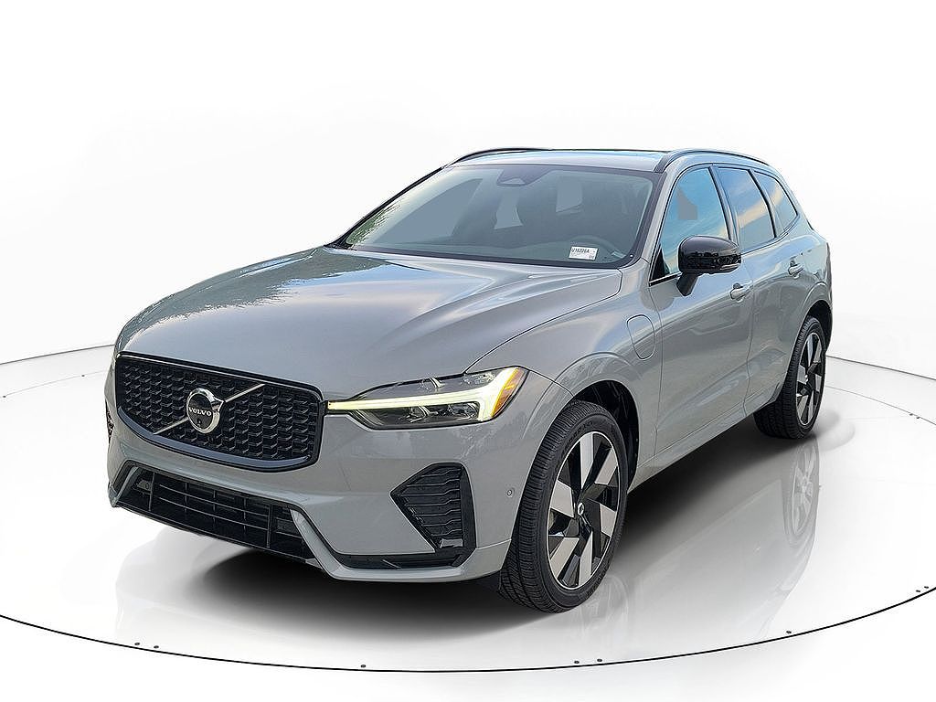 2024 Volvo XC60 Recharge Plug-In Hybrid T8 Plus Dark