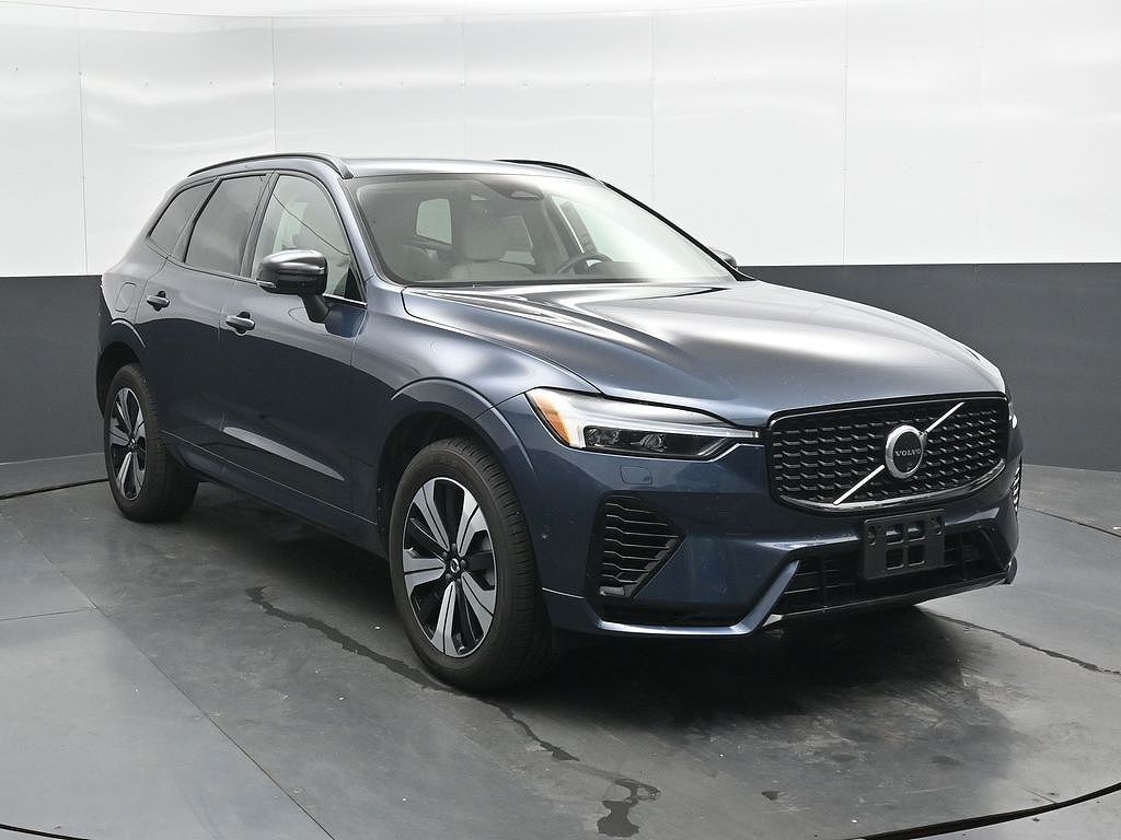 2024 Volvo XC60 plug-in hybrid T8 Plus Dark