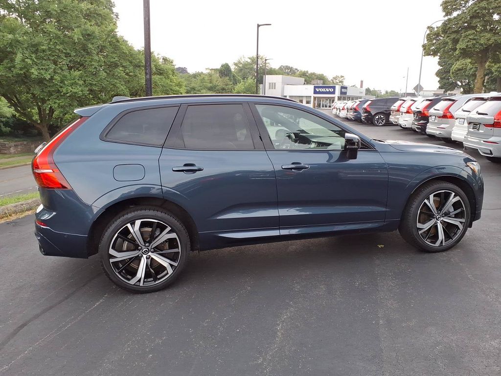 2024 Volvo XC60 plug-in hybrid T8 Ultimate Dark