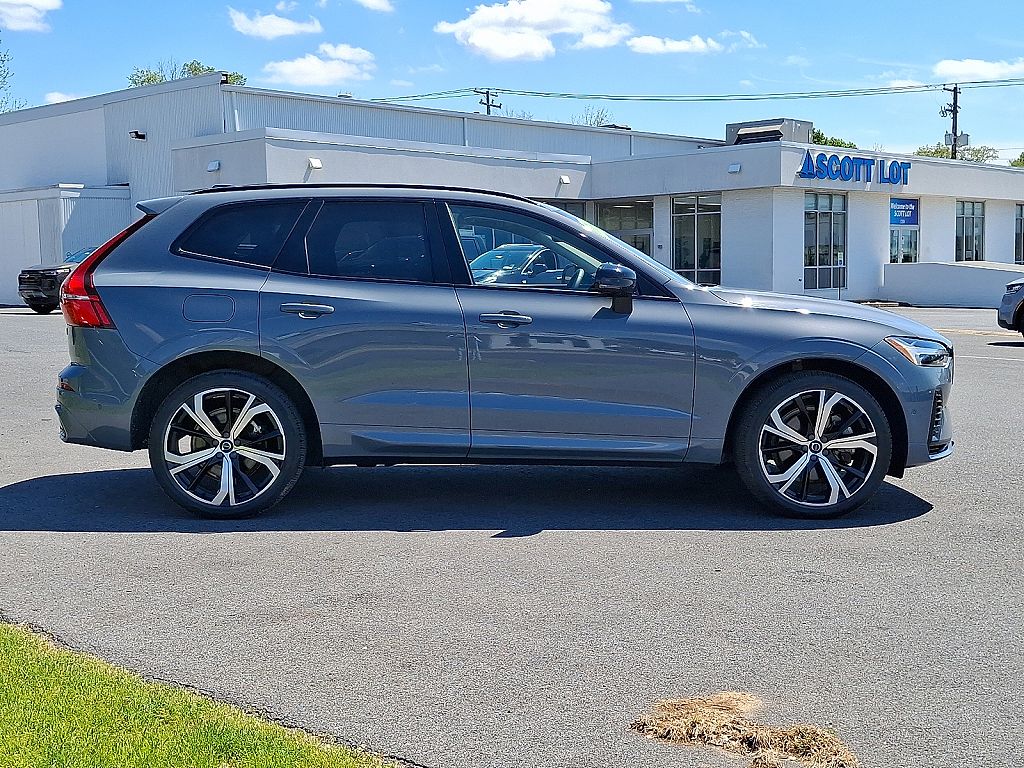 2024 Volvo XC60 plug-in hybrid T8 Ultimate Dark