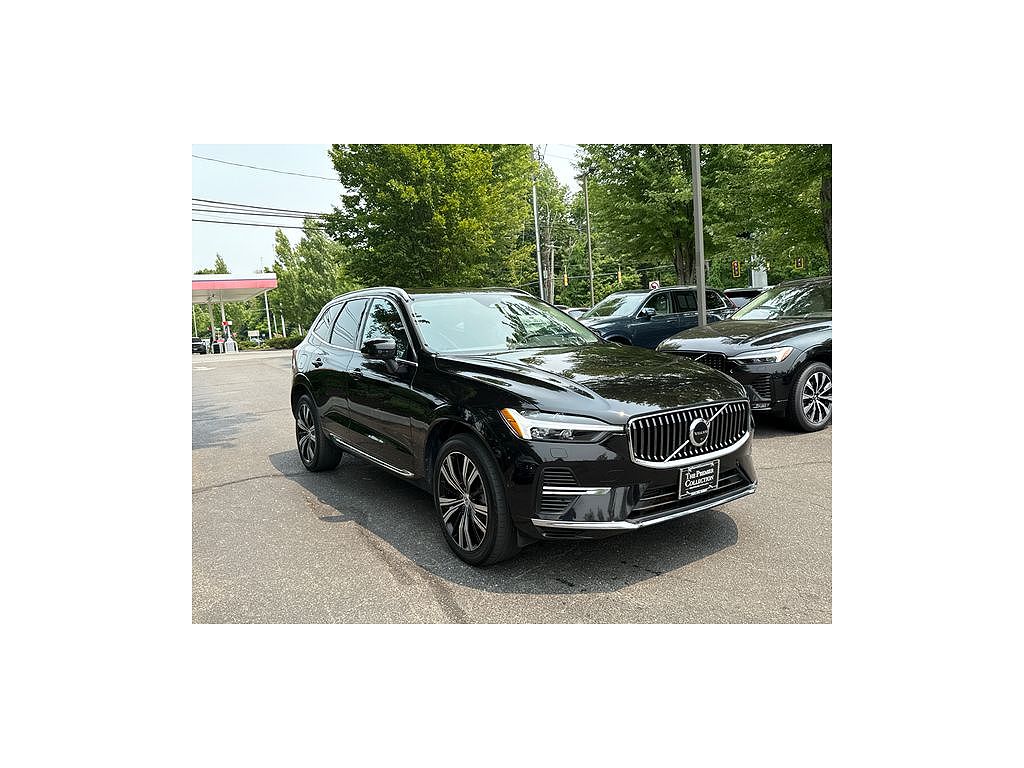 2023 Volvo XC60 Recharge Plug-In Hybrid T8 Plus Bright Theme