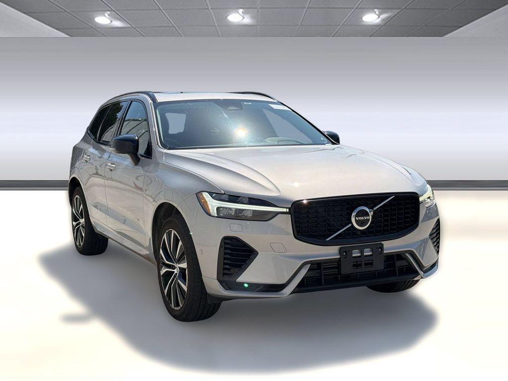 2023 Volvo XC60 Recharge Plug-In Hybrid Plus Dark Theme