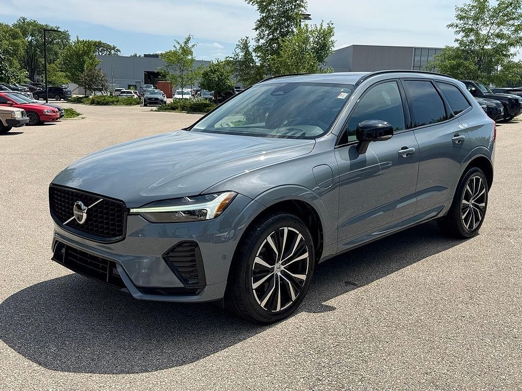 2023 Volvo XC60 Recharge Plug-In Hybrid Plus Dark