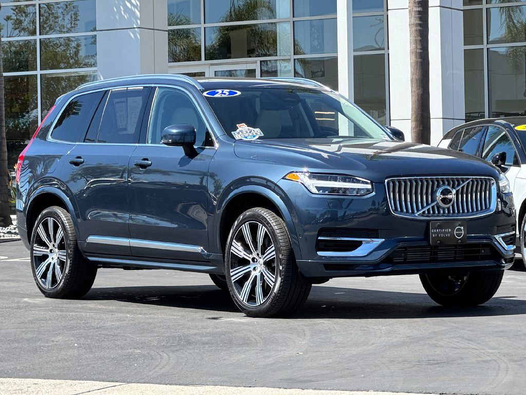 2025 Volvo XC90 Plug-In Hybrid T8 Plus