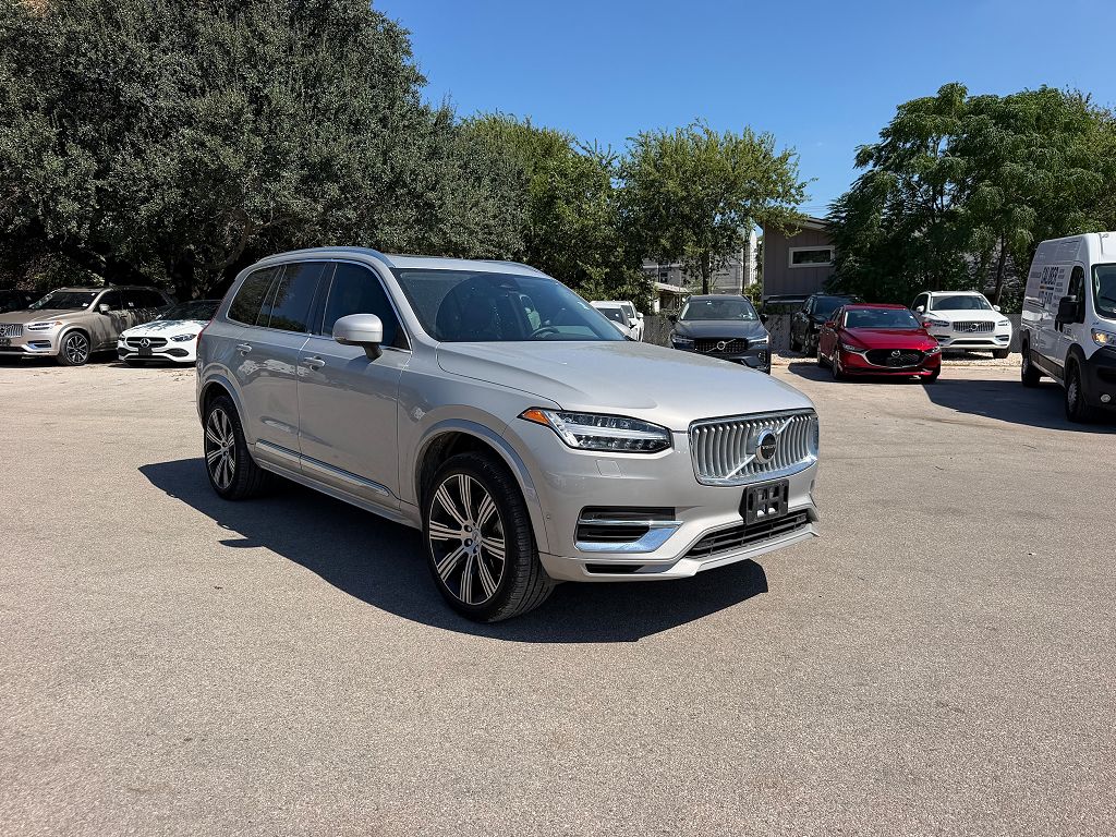 2025 Volvo XC90 plug-in hybrid T8 Plus 6-Seater
