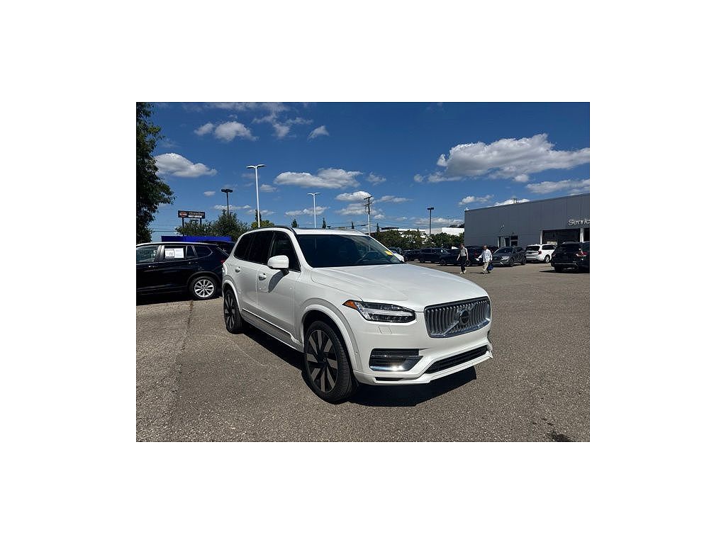 2025 Volvo XC90 Plug-In Hybrid T8 Plus