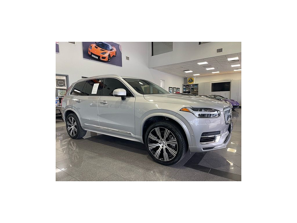 2024 Volvo XC90 plug-in hybrid T8 Plus 6-Seater