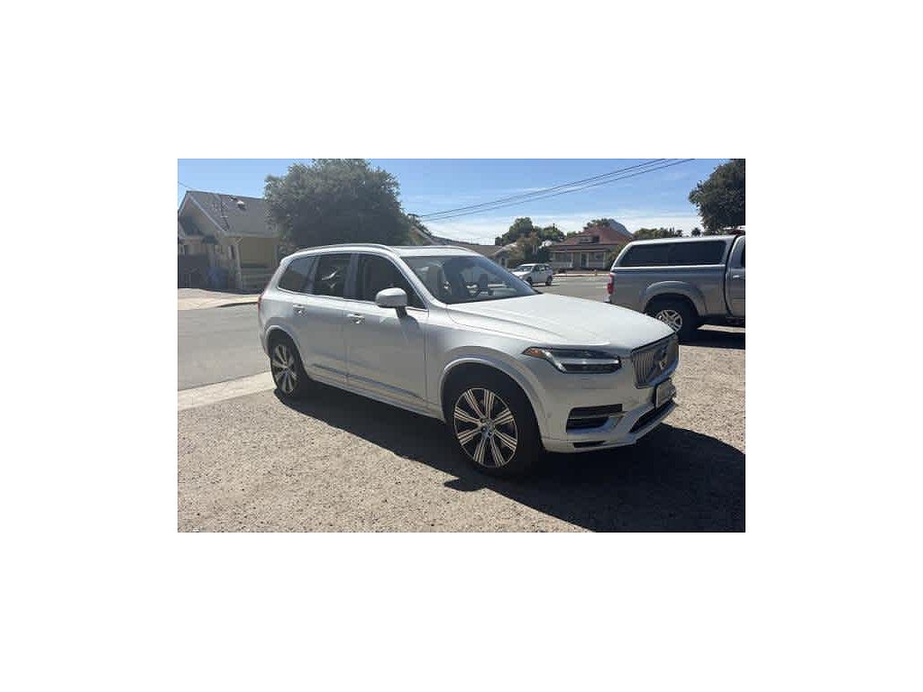 2025 Volvo XC90 plug-in hybrid T8 Plus 7-Seater
